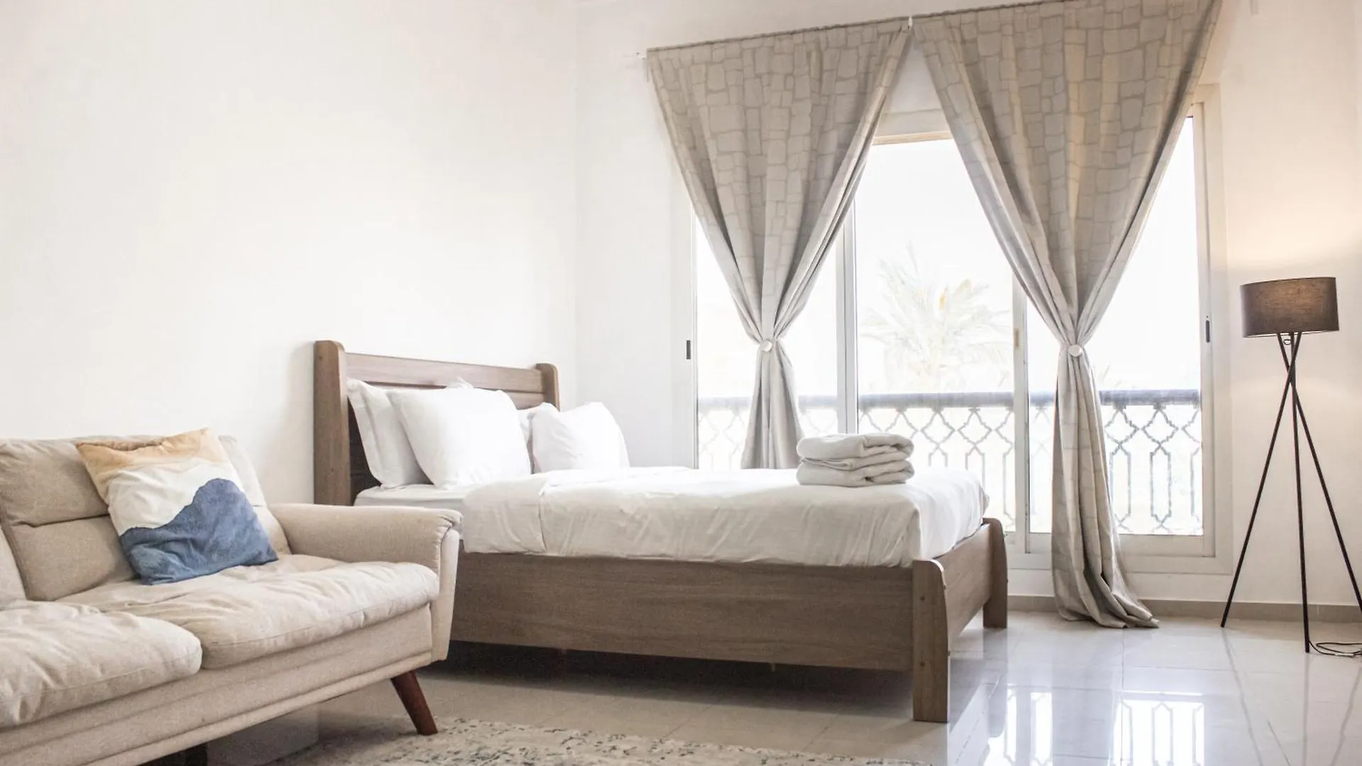 Hala Holiday Homes- Bab Al Bahr Residence, Al Marjan Island Ras al-Khaimah 0*,